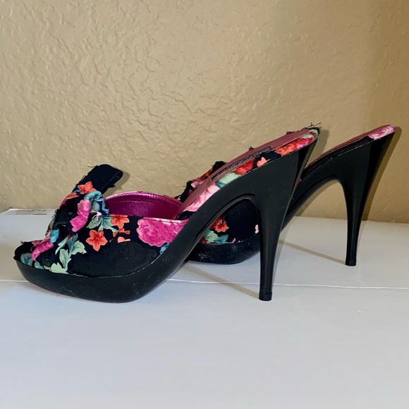 New Betsey Johnson floral mule heels - Picture 6 of 12